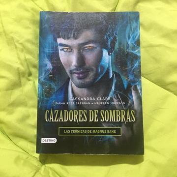 Cazadores de sombras - libro 1