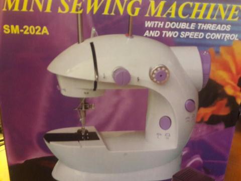 Maquina de Coser Mini