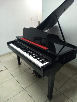 Hermoso piano de cola