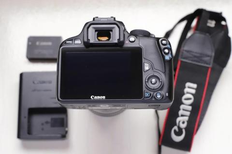 Cámara Canon SL1 con lente 18,55 con estabilizador y accesorios completos