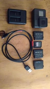 Remato!! GOPRO HERO 5 BLACK SD CARD 64GB 3 BATTERIES DOUBLE CHARGER