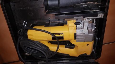 Caladora de Mano Dewalt