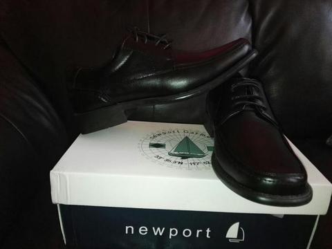 zapato negro/ colegio / promocion /new port/ newport / bata / calimod / renzo costa