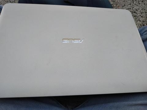 Vendo Laptop Asus I3 8gb Ram
