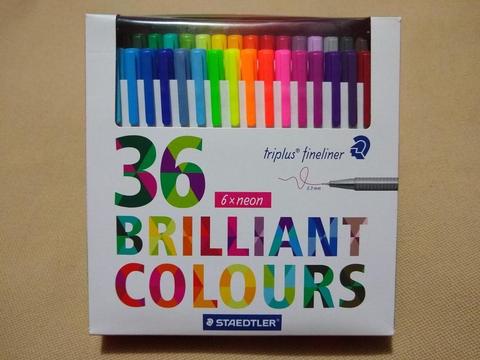 STAEDTLER - Set de 36 Triplus Fineliner (0.3 mm) Dry Safe