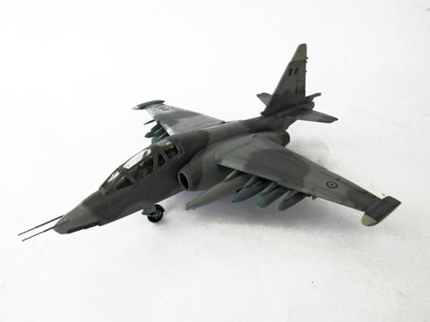 Fuerza Aérea del Perú Suckhoi Su25UB avión caza carro tanque barco escala 1/72