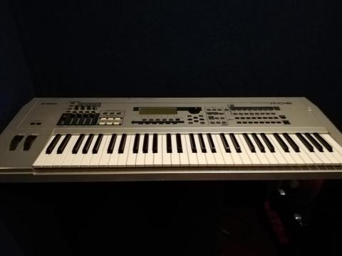 Yamaha Sintetizador MO6