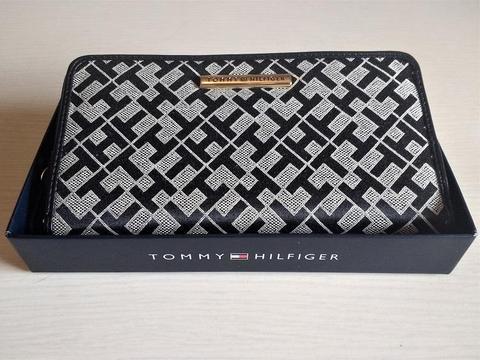 Billetera TOMMY HILFIGER – En caja