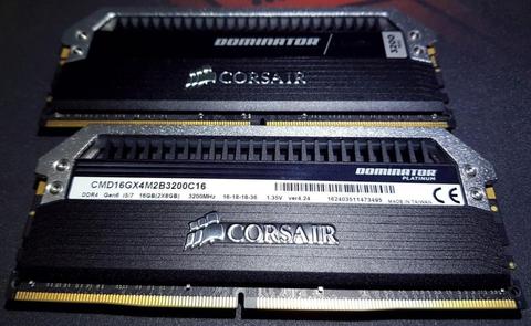 Memoria Ram DDR4 Corsair Dominator Platinum 3200 mhz 16gb