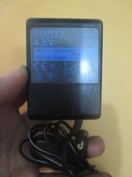 CARGADOR SONY DE 4.5V - 500MA PARA WALKMAN DISCMAN ( ADAPTADOR FUENTE ) - ORIGINAL