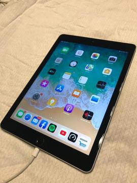 iPad 128gb space gray wifi 2017 c/accesorios 10/10