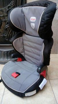 VENDO SILLA PARA AUTO PARA NINOS HASTA 5 ANOS