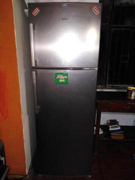 Refrigeradora Bosch grande 256 lts poco uso Cel 964045414