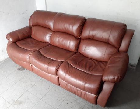 Sofa reclinable 03 cpos. ROSEN en cuero c/ sistema masajeador y posavasos ¡ NEGOCIABLE ! movil : 981157699