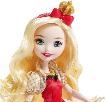 Apple White Muñeca Ever After High