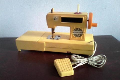 bonito juguete maquina de coser vintage decoracion rs7