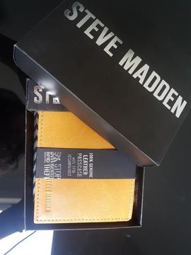 Billetera Steve Madden de cuero Nueva con Etiqueta