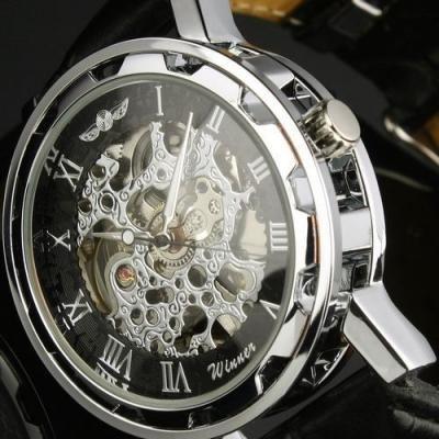 GANADOR DEL RELOJ ESQUELETO MECÁNICO CON ESFERA TRANSPARENTE REDONDA / ROMANO ESCALA / BANDA DE CUERO NEGRO cod:17016