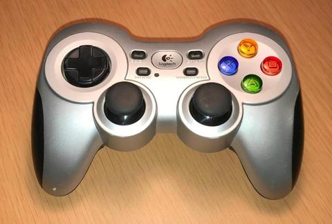 Gamepad inalámbrico Logitech F710 (usado) Emulador a XBOX 360 Gamepad