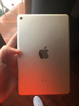 Vendo iPad Mini 4 (64Gb) Dorado