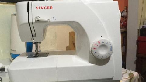 Máquina de coser SINGER 1507
