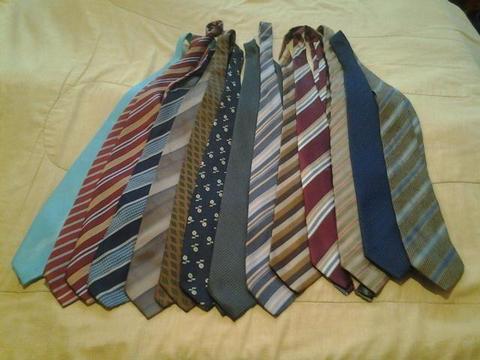 Set de corbatas usadas