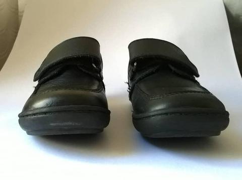 Zapatos escolares negros para Niño. Talla 30 (talla americana 11)