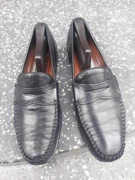 Zapatos mocasines de cuero negros, argentinos