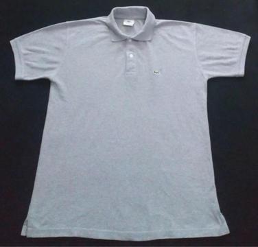 FINO Y EXCLUSIVO POLO CAMISERO LACOSTE TALLA L IMPORTADO MANGA CORTA EN EXCELENTE CONDICIÓN 9/10