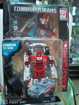 TRANSFORMERS COMBINER WARS FIRST AID