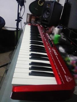Remato teclado controlador MIDI 61 teclas behringer 610