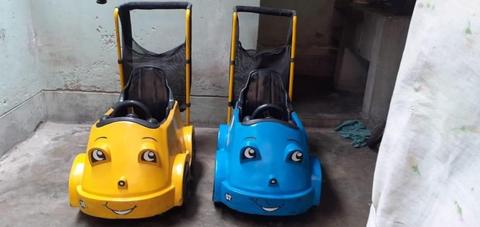 En venta graciosos carritos de paseo para niños