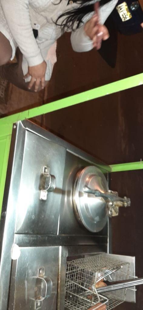 Se Vende Carrito Sangucher en Buen Estad