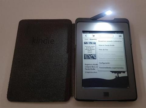Lector de libros electronicos Amazon Kindle D01200 4gb de memoria altavoces estuche con luz, buen estado