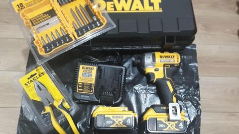 Atornillador de Impacto Dewalt inalmbrico 20v